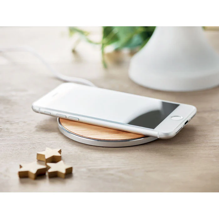 Bamboo and Aluminium wireless charger 10W - Image 4