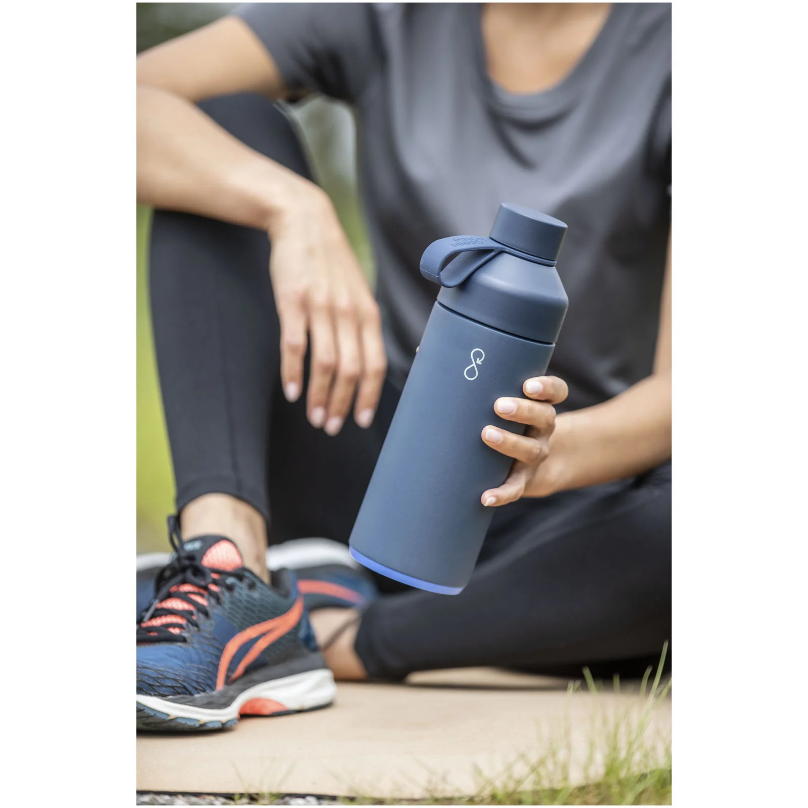 Big Ocean Bottle 1000 ml vacuum insulated water bottle - Image 8