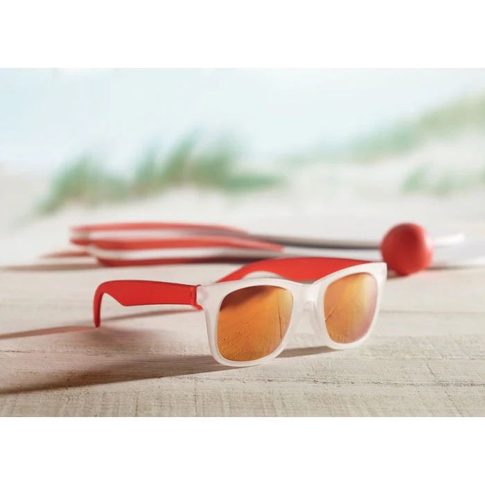 Sunglasses with mirrored lense - Image 8