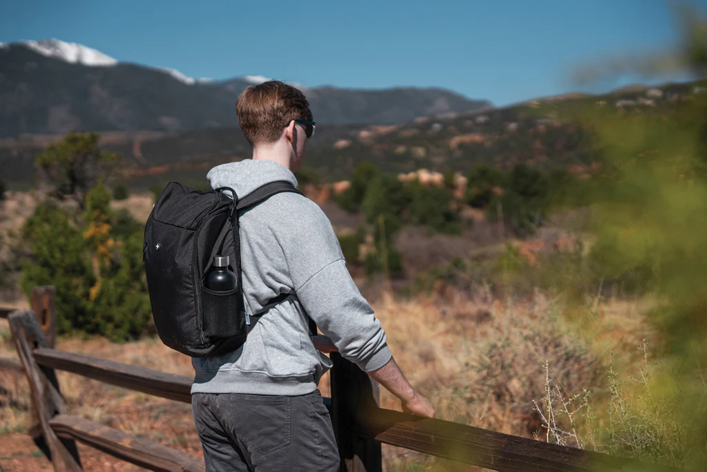 Swiss Peak AWARE™ easy access 15.6'' laptop backpack - Image 8