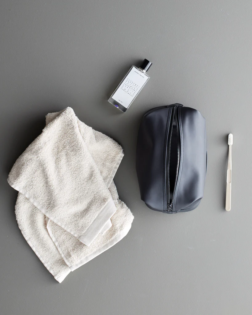 VINGA Baltimore Wash Bag - Image 12